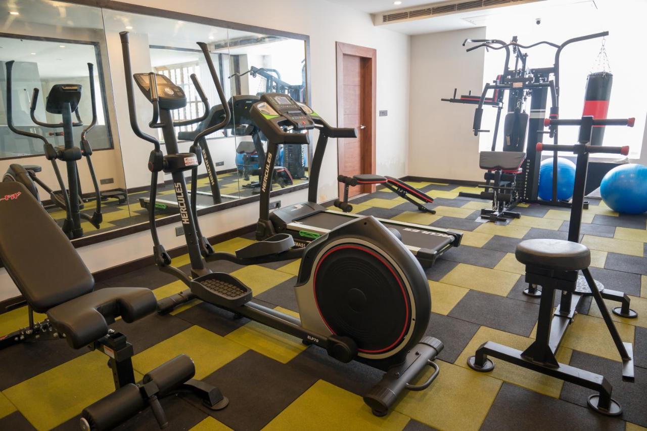 Golden Retreat Hotel Baharampur Bagian luar foto