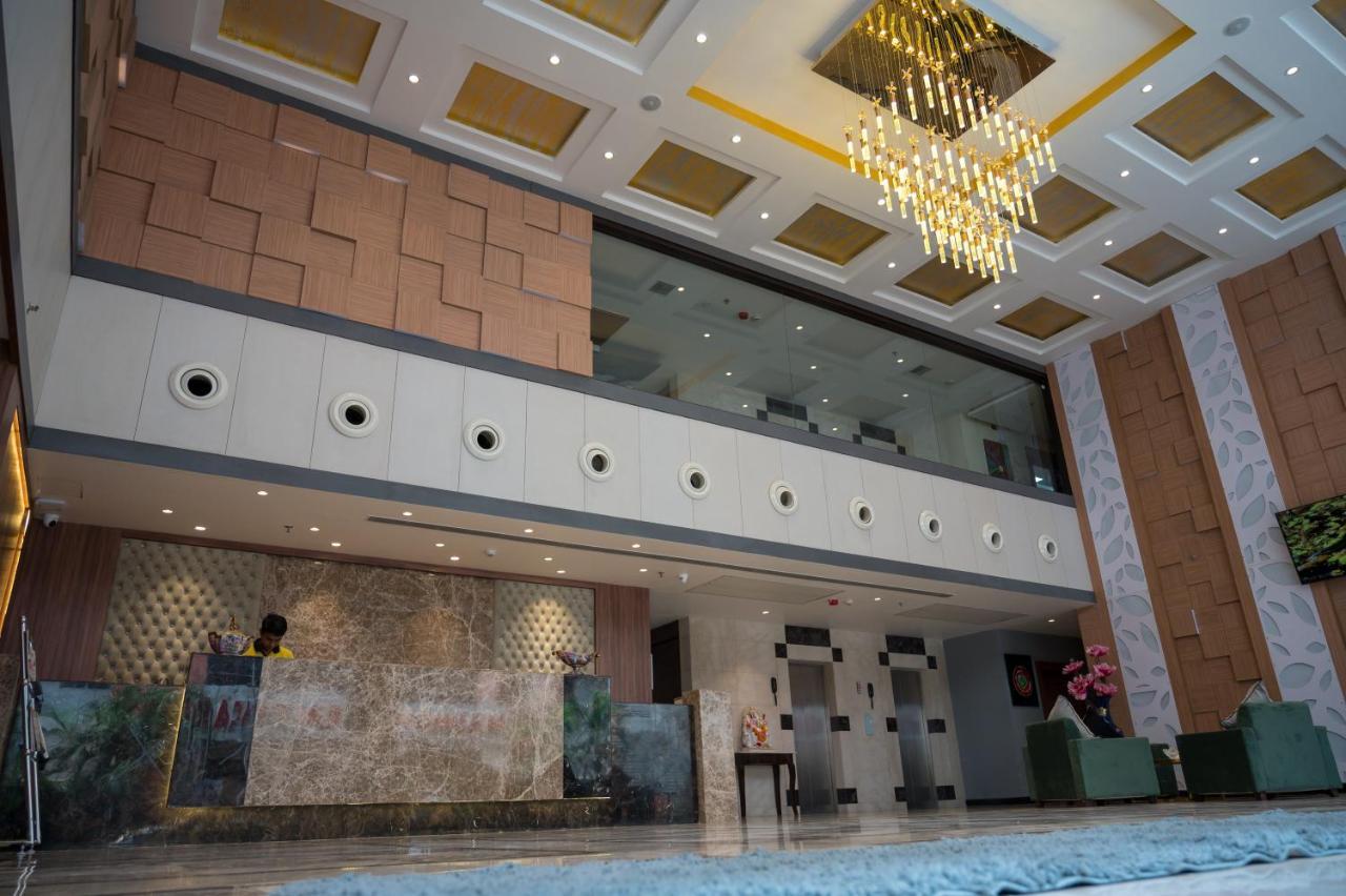 Golden Retreat Hotel Baharampur Bagian luar foto